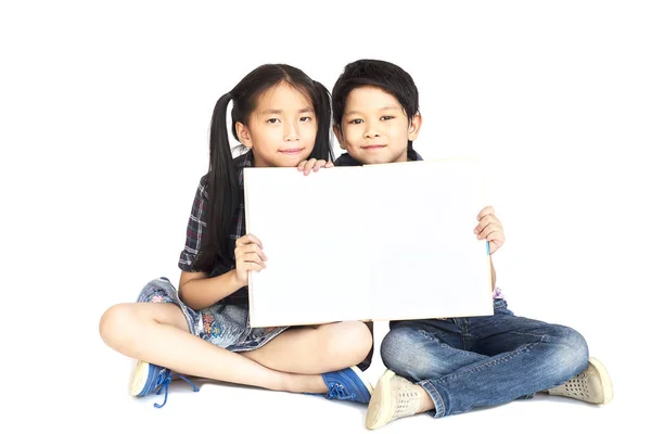 Años Asiática Escolar Chica Chico Feliz Mostrando Vacío Blanco Libro — Foto de Stock