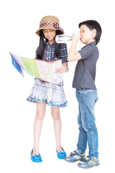 Asiático Menino Menina Viajantes Estão Estudando Mapa Preparar Para Isolado — Fotografia de Stock