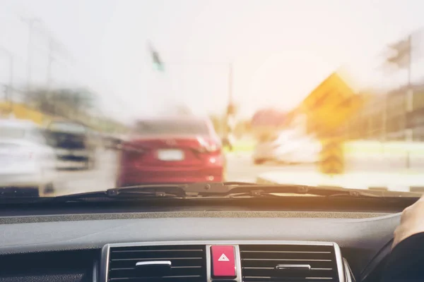 Vista Frontal Del Movimiento Del Coche Con Tráfico Desenfoque Radial — Foto de Stock