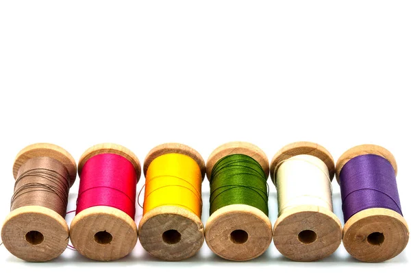 Isolated Wooden Spools Thread Needle — Stock Photo, Image