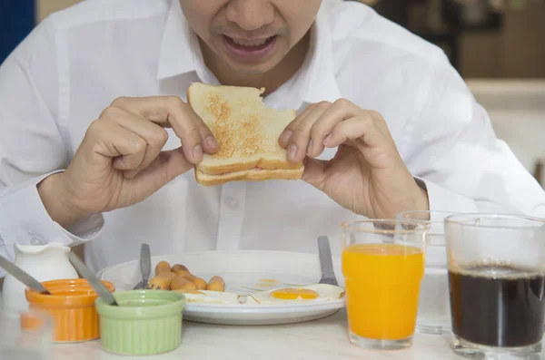 Geschäftsmann Isst Amerikanisches Frühstück Hotel Die Leute Frühstücken Hotelkonzept — Stockfoto