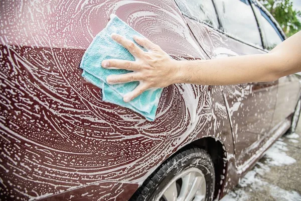 Muž Umýt Auto Pomocí Šamponu Každý Den Života Auto Péče — Stock fotografie