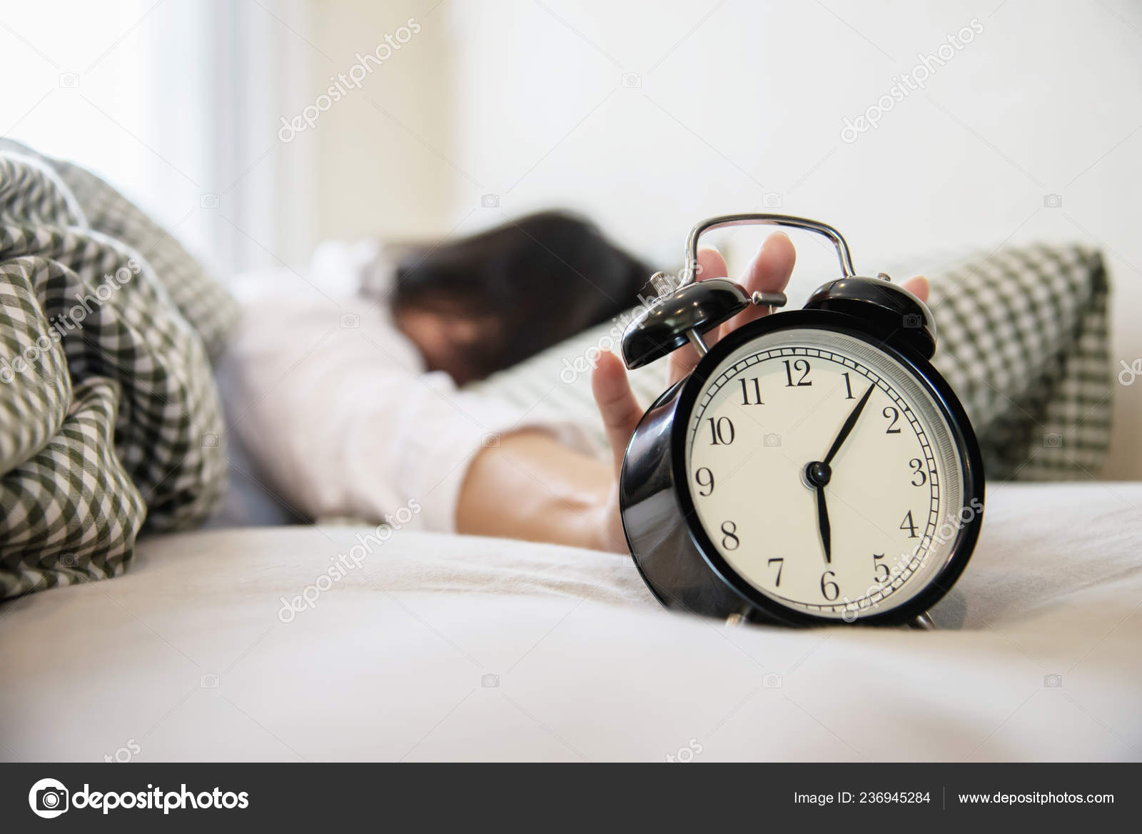 Будильник для детей. Утро время. Время просыпаться. Человек будильник. Картинки про раннее пробуждение.
