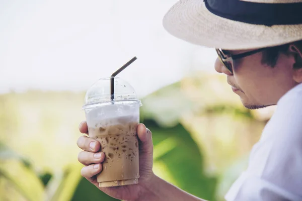 Pria Asia Kasual Minum Kopi Bahagia Alam Orang Dengan Kopi — Stok Foto