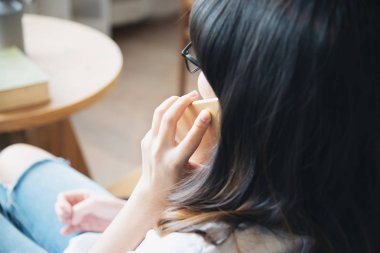 Lovely Asya genç bayan portriat - mutlu kadın yaşam tarzı kavramı 