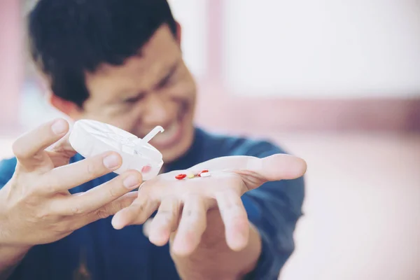 Les Gens Préparent Des Comprimés Médecine Quotidienne Dans Pilbox Les — Photo