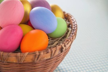 Tatlı renkli Paskalya yumurtaları arka plan - ulusal tatil kutlama kavramları
