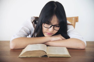 Lovely Asya genç bayan portriat - mutlu kadın yaşam tarzı kavramı 