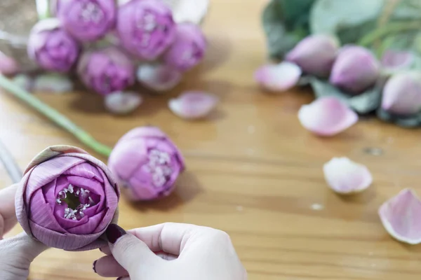 Mujer Plegable Loto Rosa Felizmente — Foto de Stock