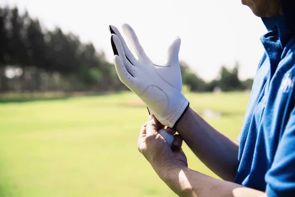 Homem Jogar Golfe Livre Atividade Desportiva Pessoas Conceito Esporte Golfe — Fotografia de Stock