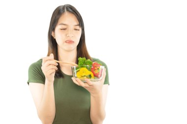 Happy lady kopya alanı arka plan üzerinde kichen şeyler tutan - insanlar ev gıda hazırlama konsepti yaptı