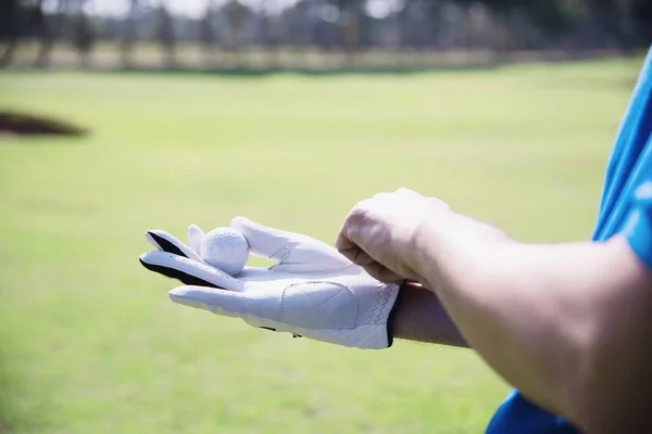 Homem Jogar Golfe Livre Atividade Desportiva Pessoas Conceito Esporte Golfe — Fotografia de Stock