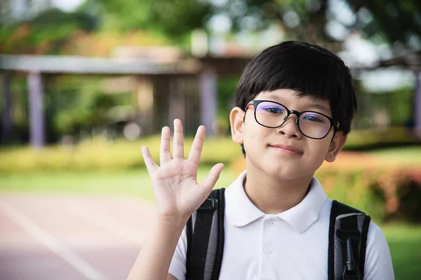 Молодой Азиат Таиланд Мальчик Счастлив Ходить Школу Дети Возвращаются Концепции — стоковое фото
