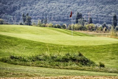 Golf Bahçesi hills bayrak delik tarafından