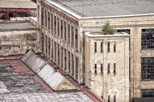 Vieux bâtiment d'usine abandonné — Photo