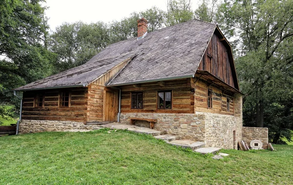 Ancien grand bâtiment du moulin — Photo