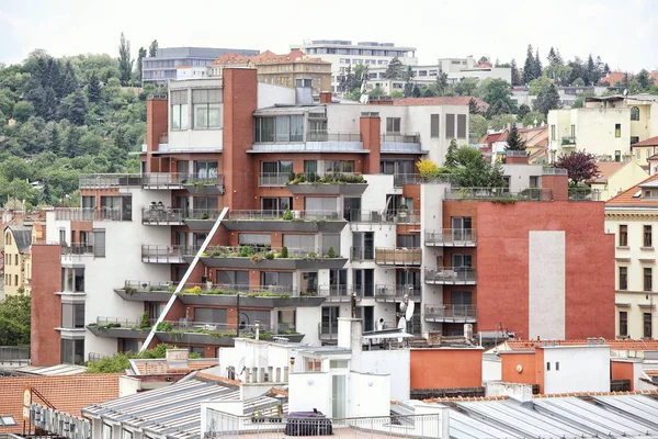 Moderna casa plana com terraços com varandas — Fotografia de Stock