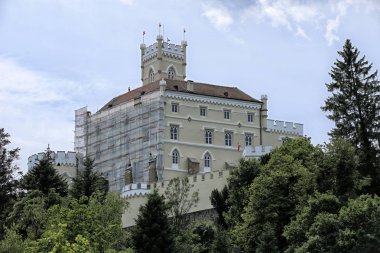 Yenilenmiş cepheli Trakoscan'ın eski şatosu