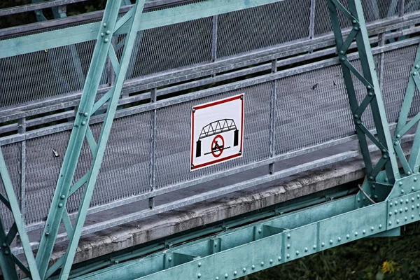 Sign Prohibiting Boats Traffic Blue Bridge Construction — Stock Photo, Image