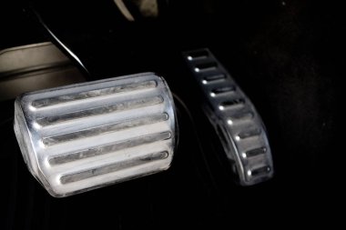 Modern araba pedallar portre