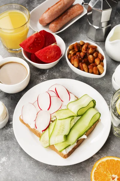 Verschiedenes Gesundes Frühstück Auf Grauem Hintergrund — Stockfoto