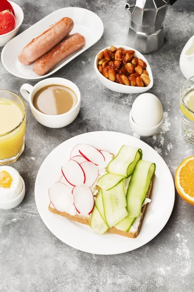 Различные Здоровый Завтрак Сером Фоне — стоковое фото