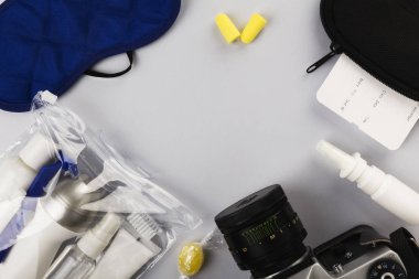 Kozmetik, uyku maskesi, kamera ile uçuş küçük şişeler için ayarlayın,