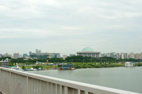 夏天在韩国首尔邯钢河 — 图库照片