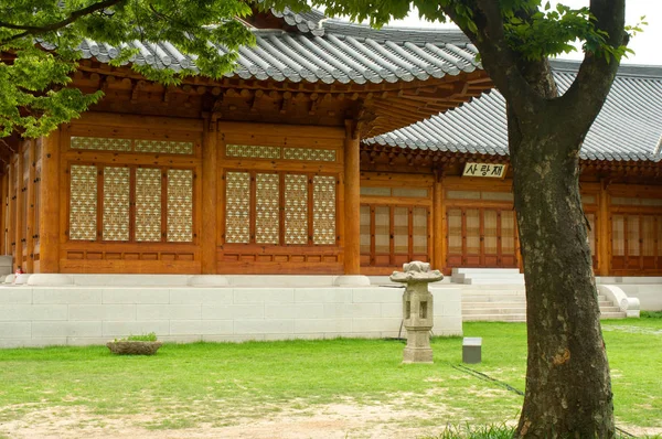 Maison traditionnelle coréenne en été, Corée du Sud — Photo