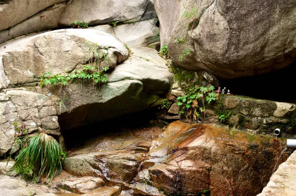 Klippor på berg i Seoul — Stockfoto