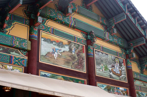 Βουδιστικός ναός στο βουνό στη Σεούλ — Φωτογραφία Αρχείου