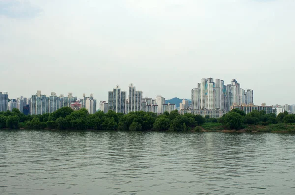 Hang river in Seoul in the evening — Stock Photo, Image