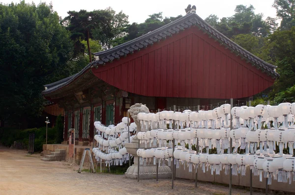 여름에 서울의 불교 사원 — 스톡 사진