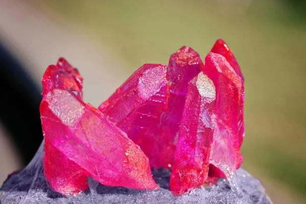 Steinkristall Hartscharfer Quarzflieder — Stockfoto