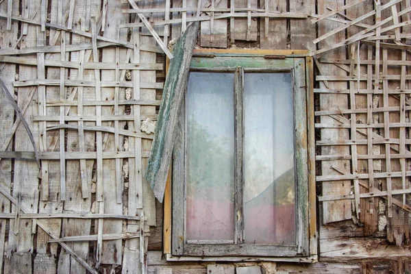 Tekstura Drugiej Warstwy Ściany Oknem — Zdjęcie stockowe