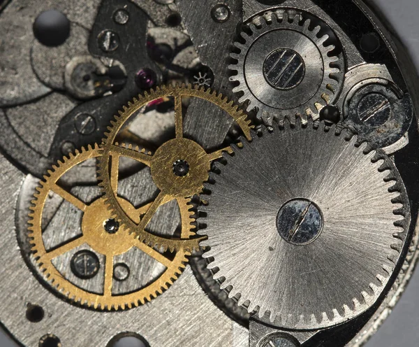 古い時計仕掛けの機械式時計 高解像度とディテールのミックス — ストック写真