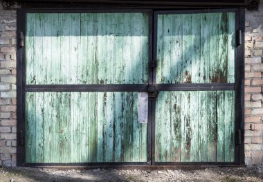 eski metal depo kapısı, hangar, yüksek çözünürlüklü fotoğraf