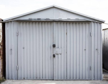 eski metal depo kapısı, hangar, yüksek çözünürlüklü fotoğraf