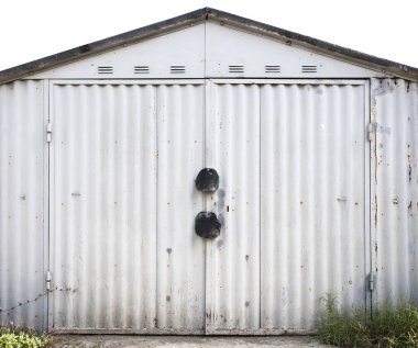 eski metal depo kapısı, hangar, yüksek çözünürlüklü fotoğraf