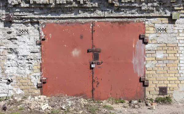 Porta Armazém Metal Velho Hangar Foto Alta Resolução — Fotografia de Stock