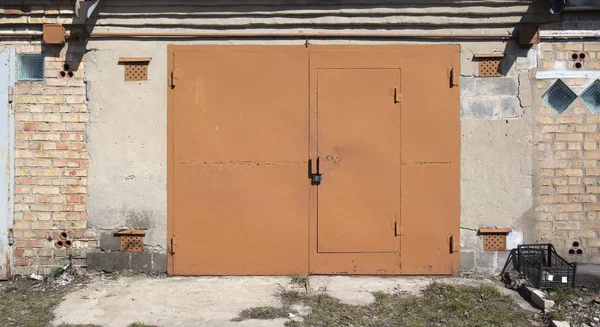 Vecchio Magazzino Metallico Porta Hangar Foto Alta Risoluzione — Foto Stock