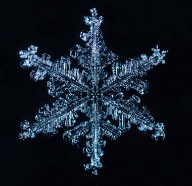 kar üzerinde kar taneleri. Resim 8 bir sıcaklıkta yapılır C