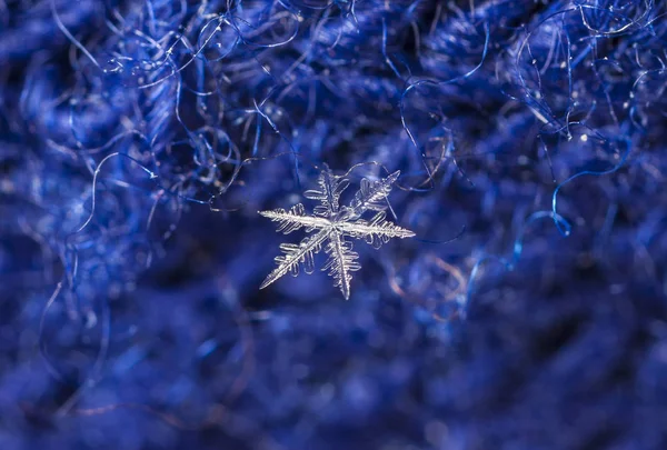 Schneeflocken Auf Schnee Das Bild Wird Bei Einer Temperatur Von — Stockfoto