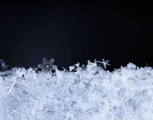 Schneeflocken Auf Schnee Das Bild Wird Bei Einer Temperatur Von — Stockfoto