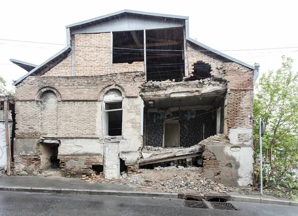 old house, abandoned house