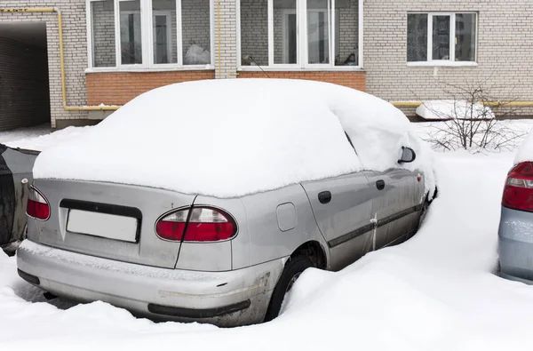 Автомобили Снегом — стоковое фото