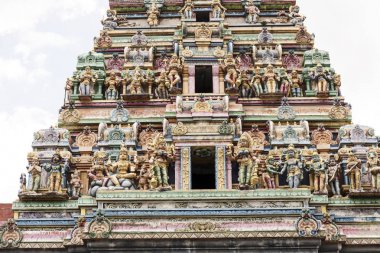Hindu tapınağı, Hinduizm, seçici odak