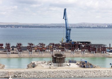 Kerch köprü inşaatı, Kırım