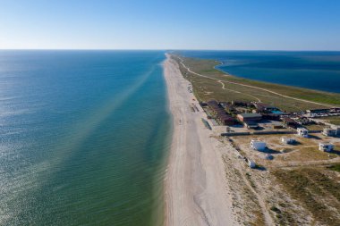 Deniz ve sahil, yukarıdan manzara