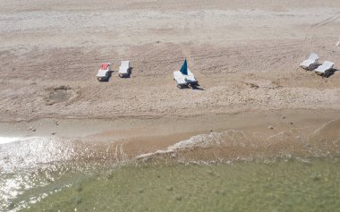 Deniz ve sahil, yukarıdan manzara